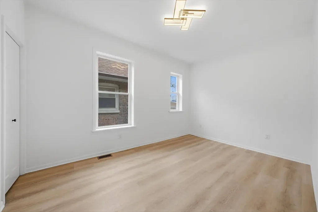 6029 South Artesian Avenue Chicago IL 60629