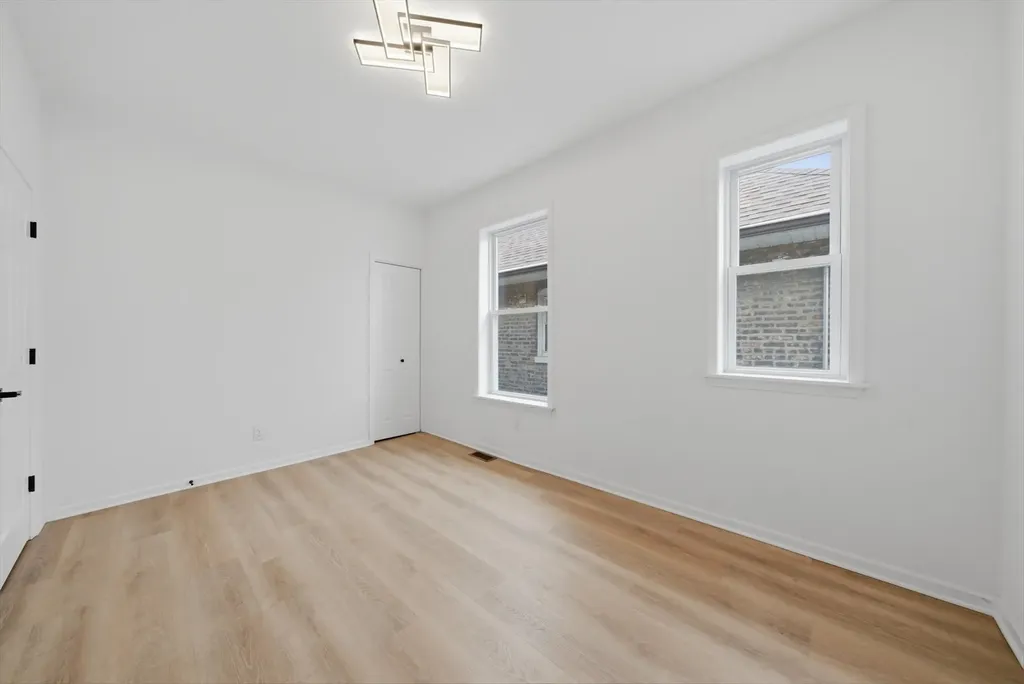 6029 South Artesian Avenue Chicago IL 60629