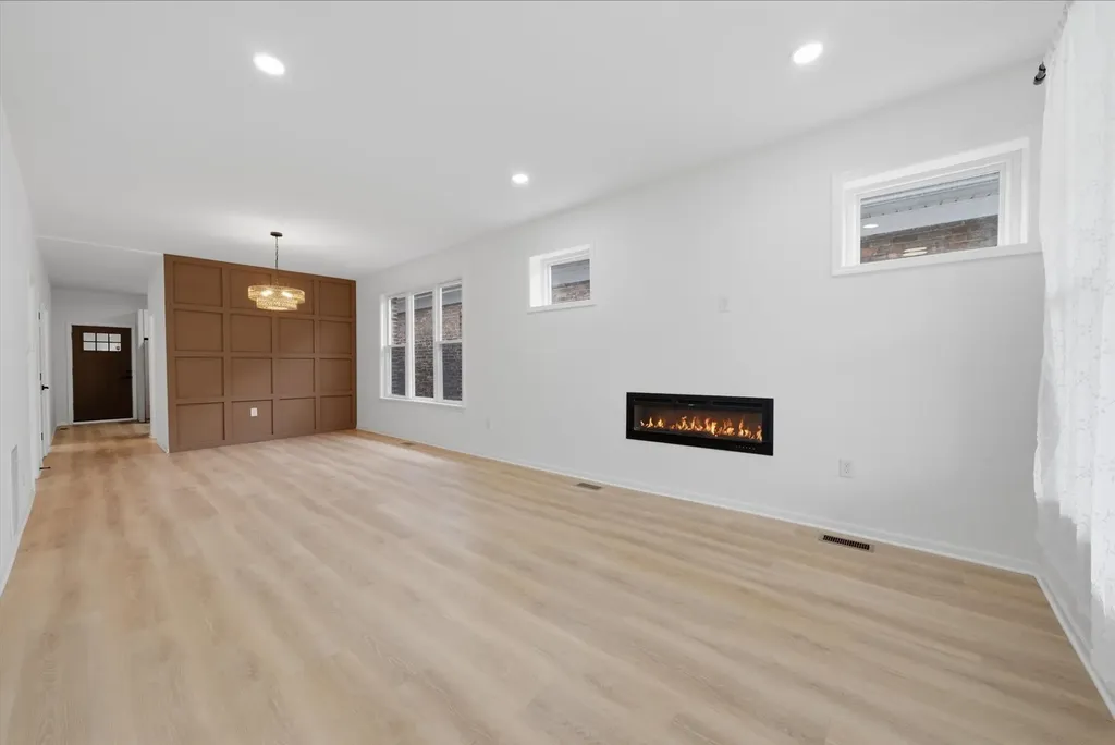 6029 South Artesian Avenue Chicago IL 60629