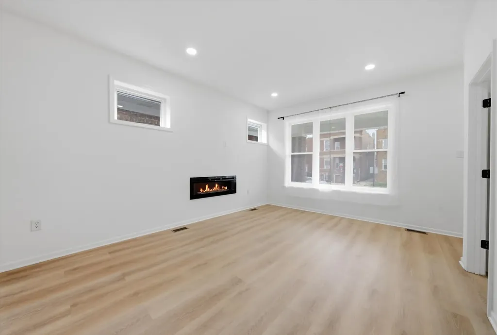 6029 South Artesian Avenue Chicago IL 60629