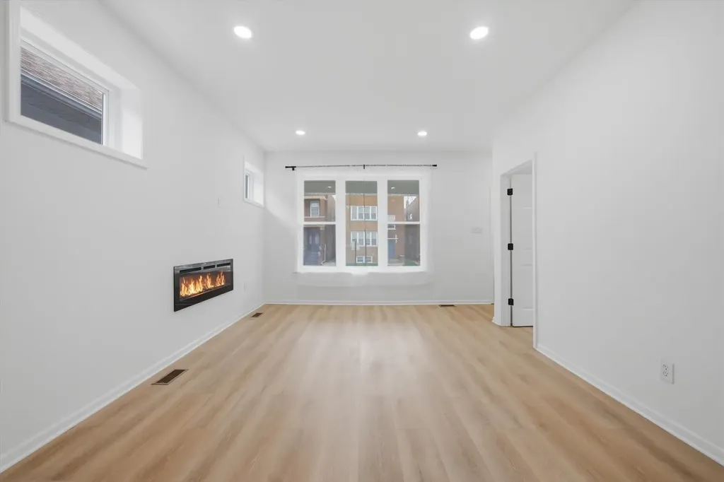 6029 South Artesian Avenue Chicago IL 60629