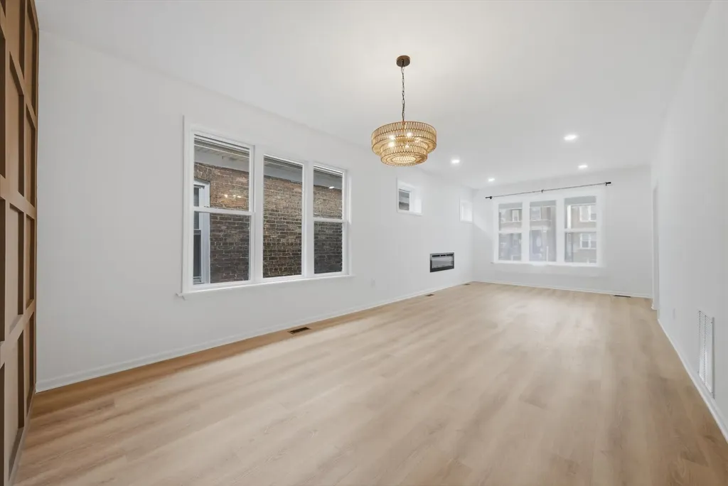6029 South Artesian Avenue Chicago IL 60629