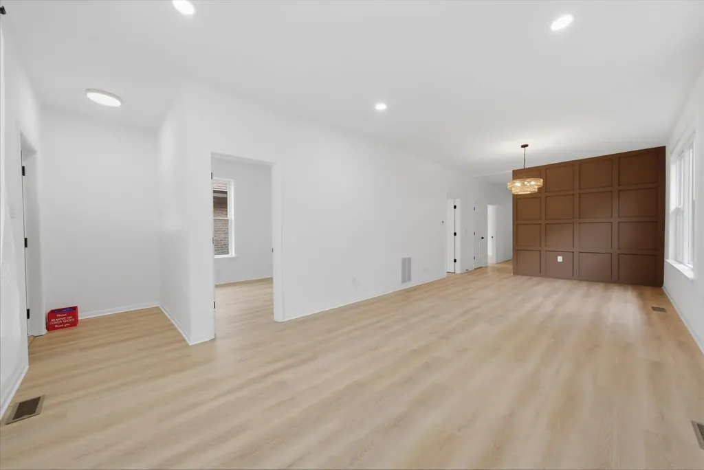 6029 South Artesian Avenue Chicago IL 60629