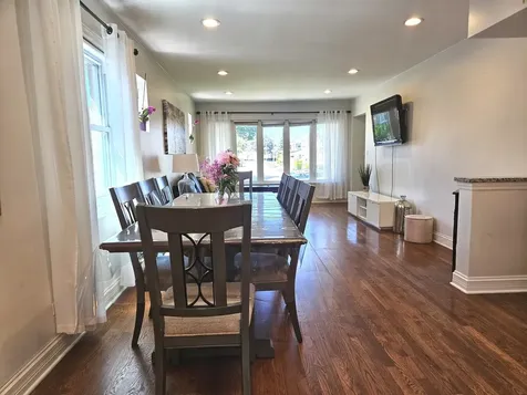 7119 West Sunnyside Avenue Norridge IL 60706