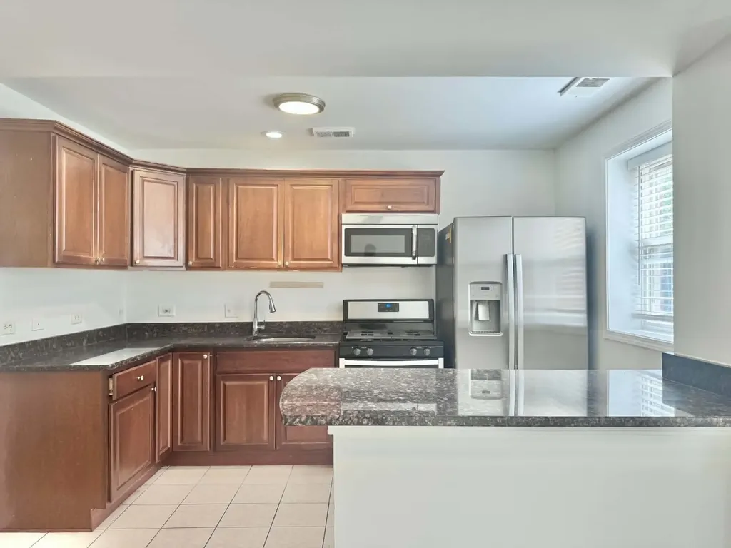 6115 North Claremont Avenue Chicago IL 60659