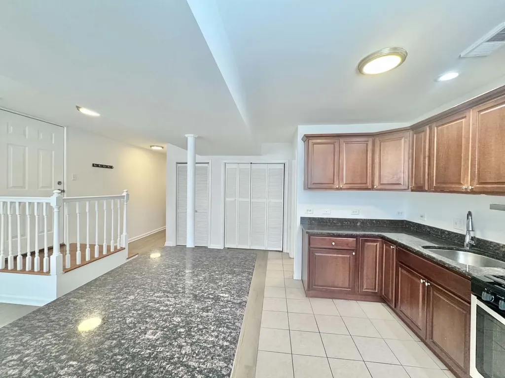 6115 North Claremont Avenue Chicago IL 60659