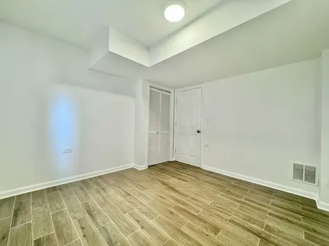 6115 North Claremont Avenue Chicago IL 60659