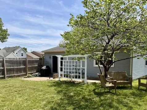 1376 Burns Drive Elgin IL 60120