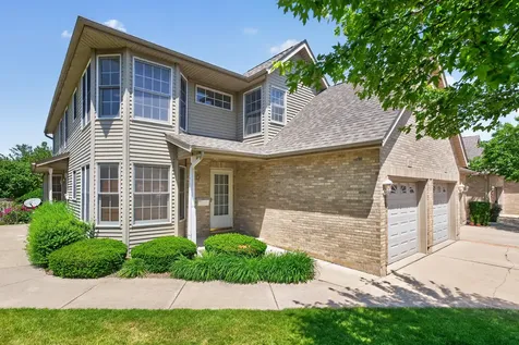 171 Mclaren Drive N Sycamore IL 60178