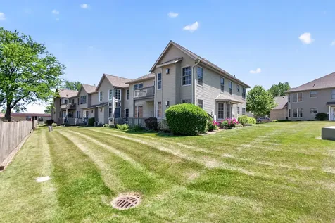 171 Mclaren Drive N Sycamore IL 60178