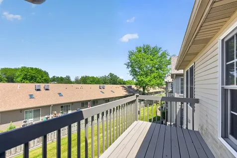 171 Mclaren Drive N Sycamore IL 60178