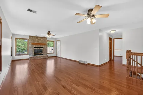 171 Mclaren Drive N Sycamore IL 60178