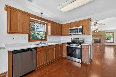 171 Mclaren Drive N Sycamore IL 60178