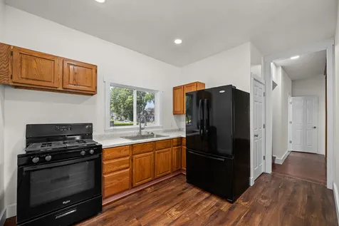 204 15TH Avenue East Moline IL 61244