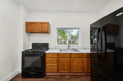 204 15TH Avenue East Moline IL 61244