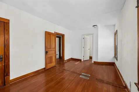 204 15TH Avenue East Moline IL 61244