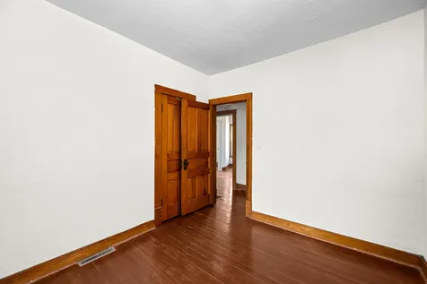 204 15TH Avenue East Moline IL 61244