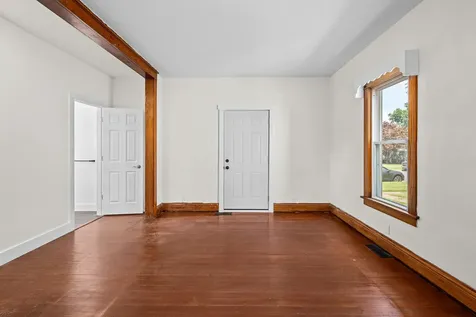 204 15TH Avenue East Moline IL 61244