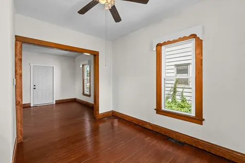 204 15TH Avenue East Moline IL 61244