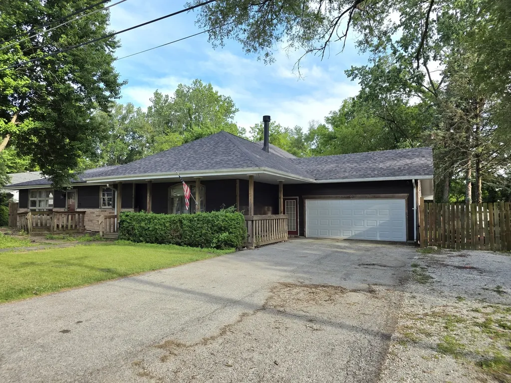 132 West 4th Avenue New Lenox IL 60451