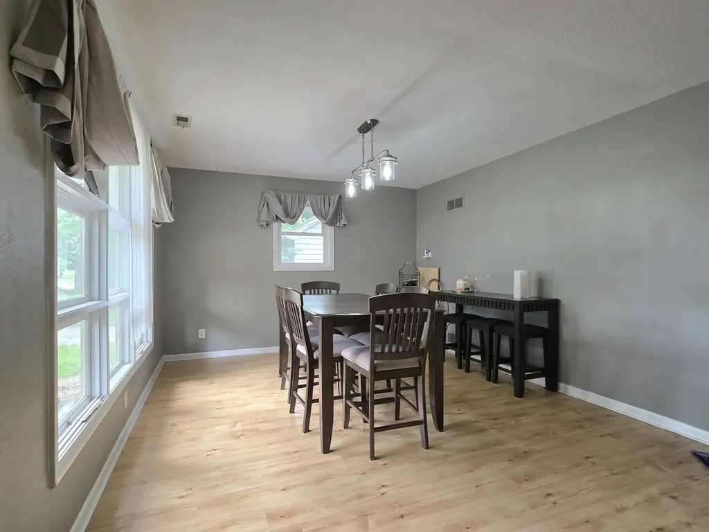 132 West 4th Avenue New Lenox IL 60451