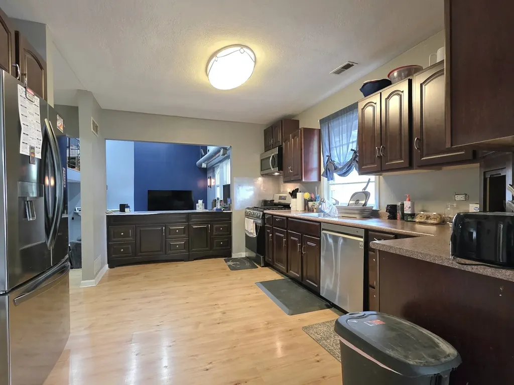 132 West 4th Avenue New Lenox IL 60451