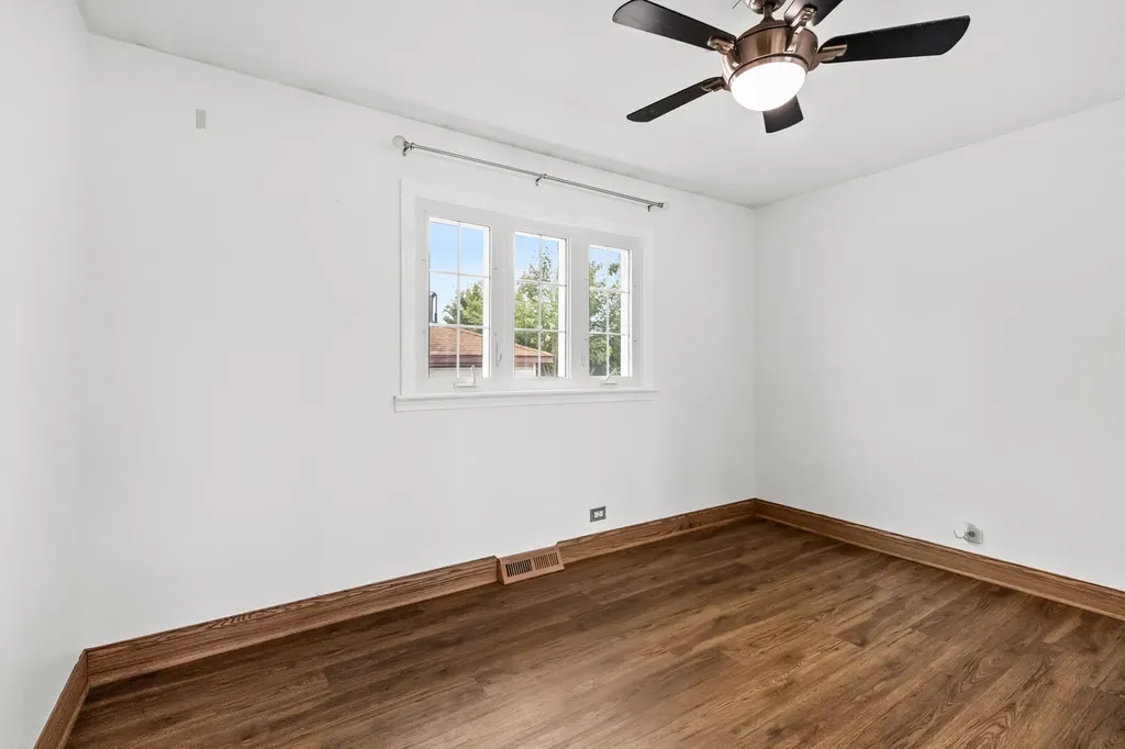 5710 West 58th Street Chicago IL 60638