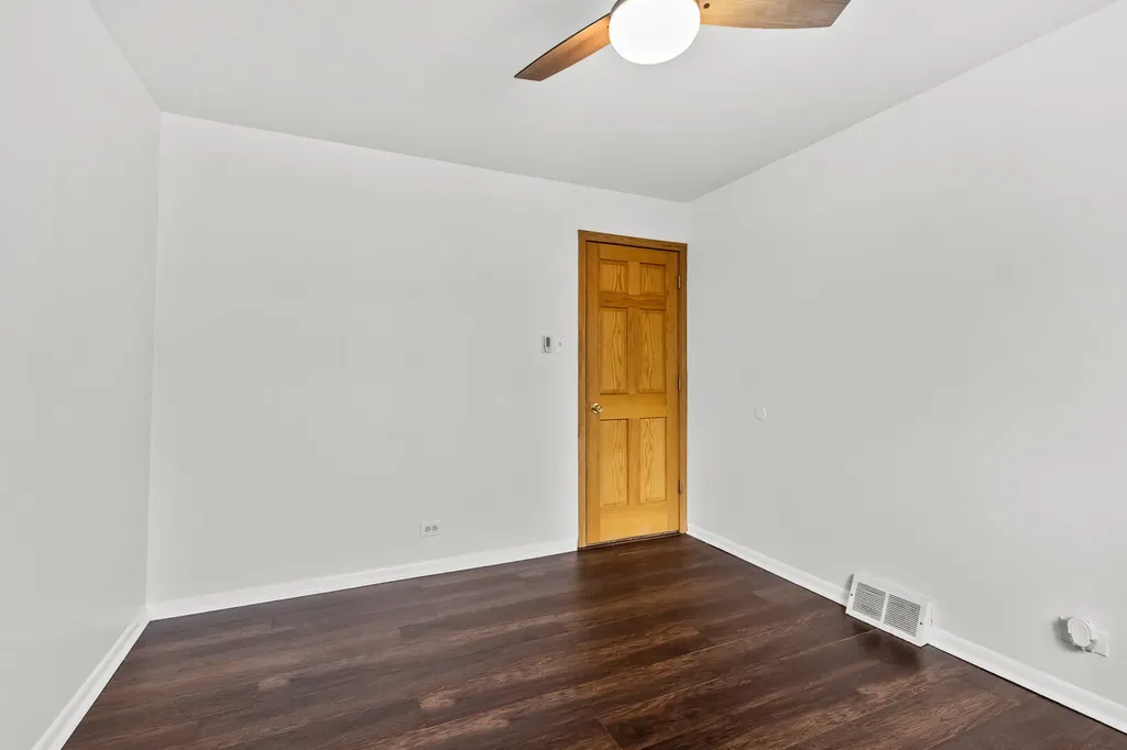 5710 West 58th Street Chicago IL 60638