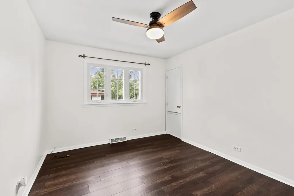 5710 West 58th Street Chicago IL 60638
