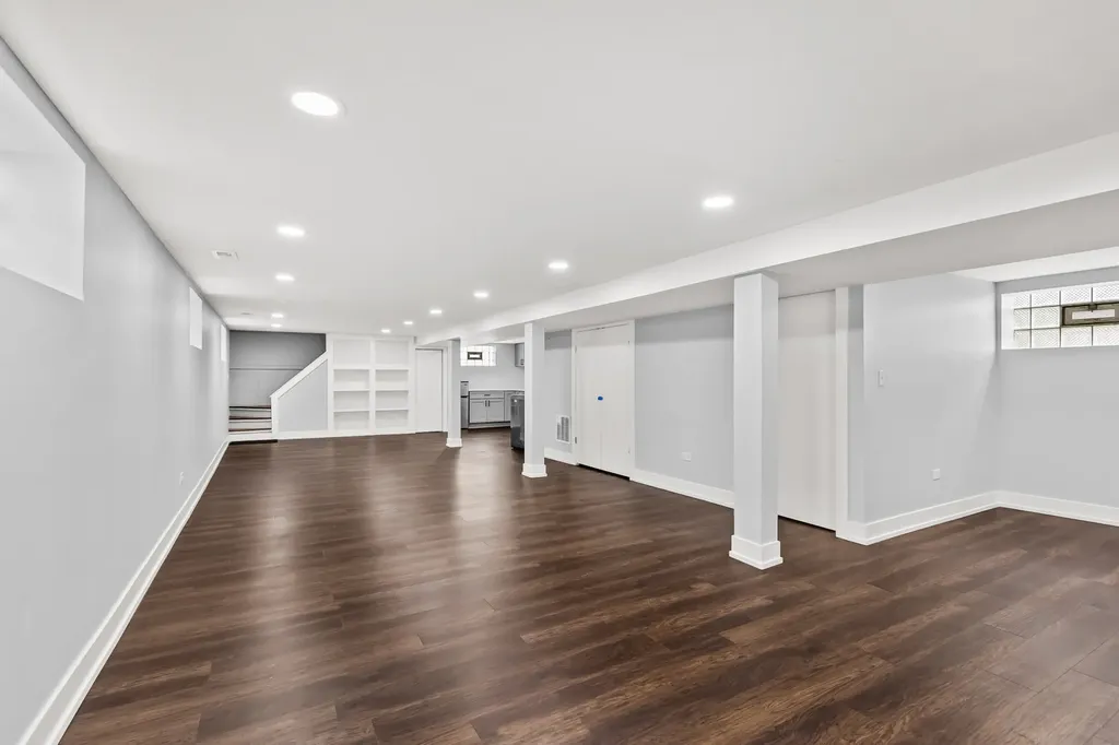 5710 West 58th Street Chicago IL 60638