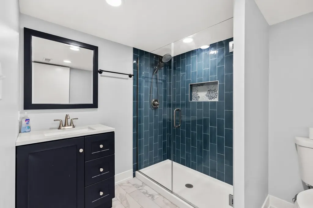 5710 West 58th Street Chicago IL 60638