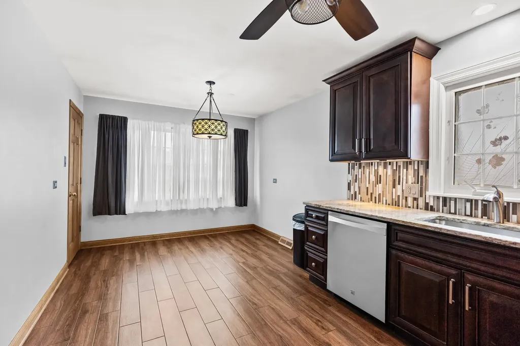 5710 West 58th Street Chicago IL 60638