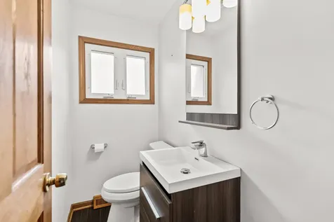 5710 West 58th Street Chicago IL 60638