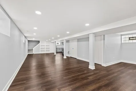 5710 West 58th Street Chicago IL 60638