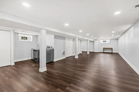 5710 West 58th Street Chicago IL 60638