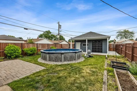 5710 West 58th Street Chicago IL 60638
