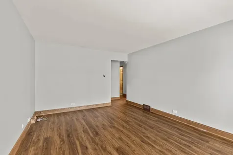 5710 West 58th Street Chicago IL 60638