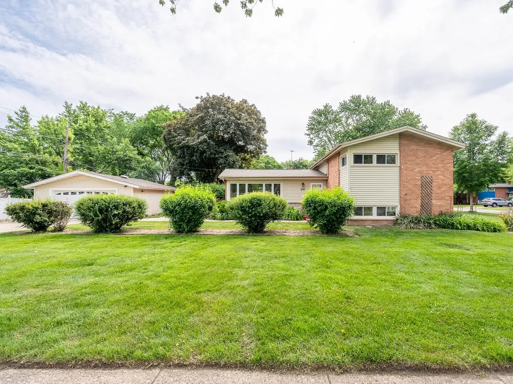 274 Pleasant Hill Boulevard Palatine IL 60067