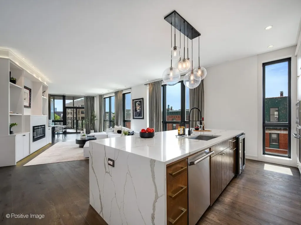2800 North Lincoln Avenue Chicago IL 60657