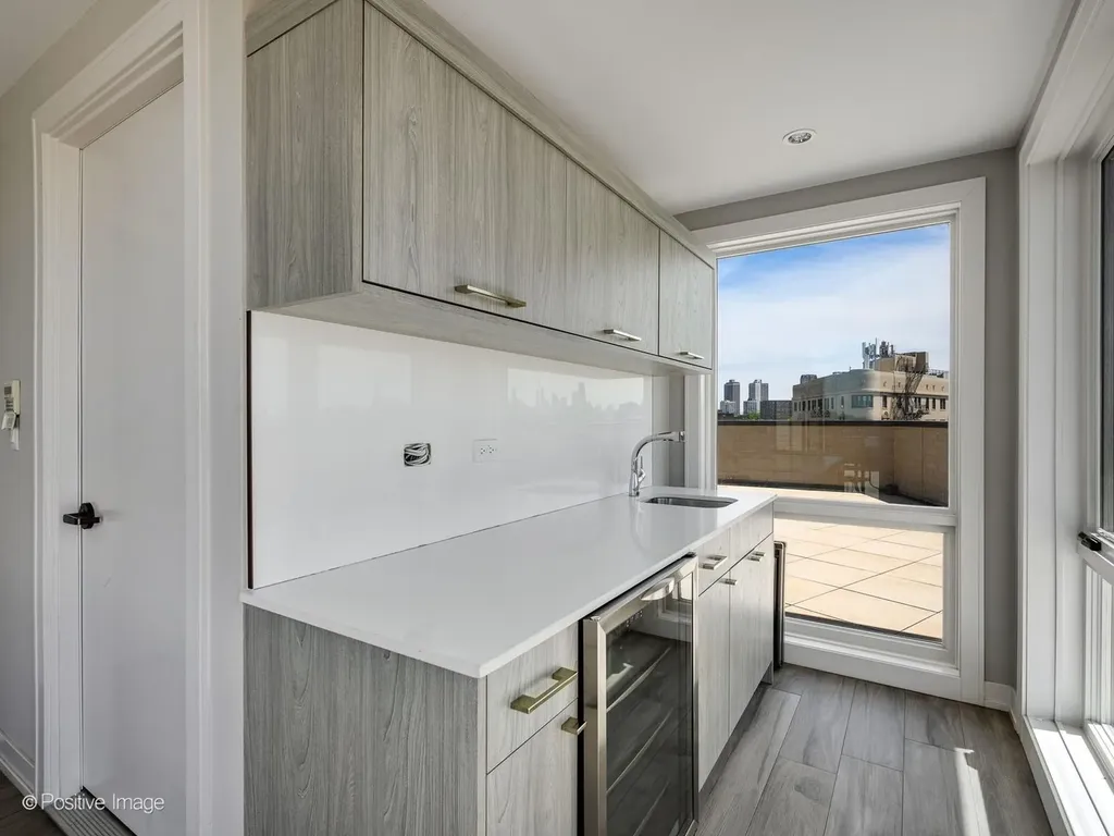 2800 North Lincoln Avenue Chicago IL 60657