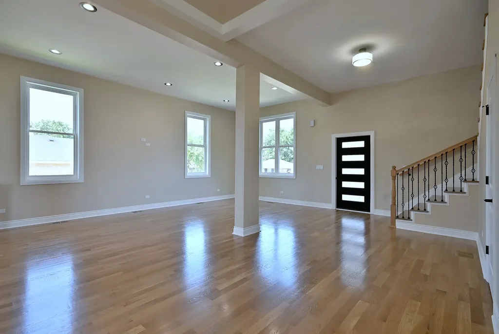 4857 West Hirsch Street Chicago IL 60651