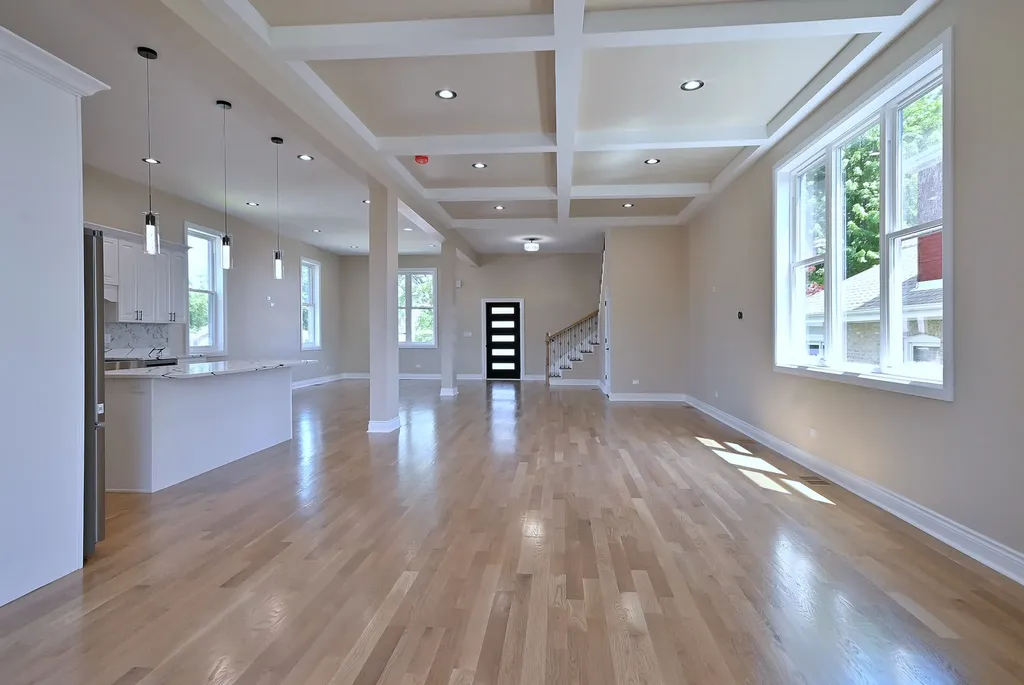 4857 West Hirsch Street Chicago IL 60651