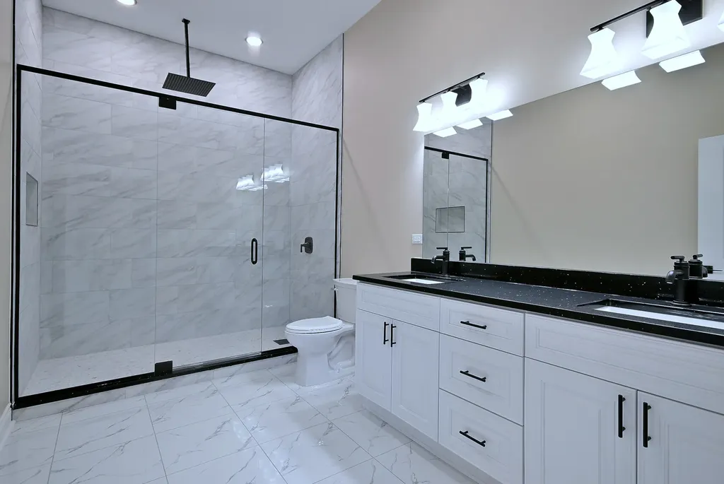 4857 West Hirsch Street Chicago IL 60651