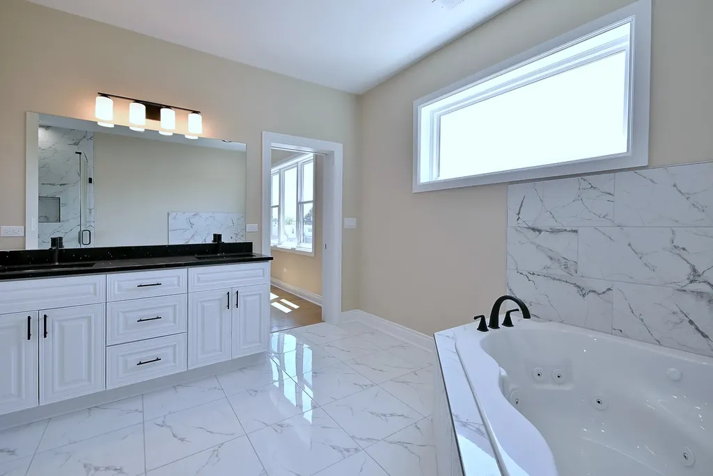 4857 West Hirsch Street Chicago IL 60651