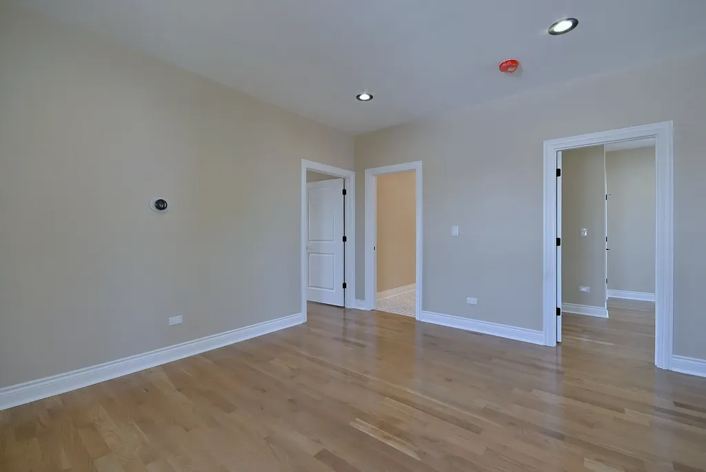 4857 West Hirsch Street Chicago IL 60651