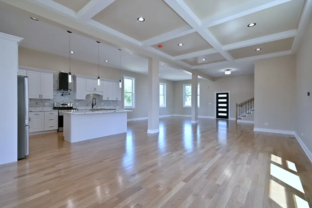 4857 West Hirsch Street Chicago IL 60651
