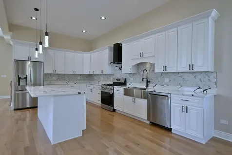 4857 West Hirsch Street Chicago IL 60651