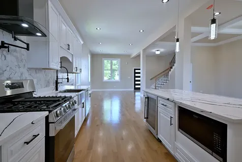 4857 West Hirsch Street Chicago IL 60651