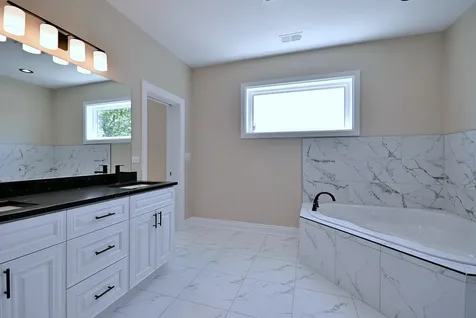 4857 West Hirsch Street Chicago IL 60651