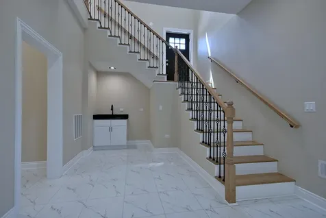 4857 West Hirsch Street Chicago IL 60651